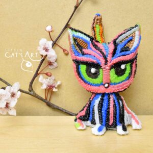 Vertical striped multicolour cat figurine